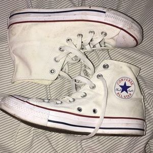 White women’s converse size 8